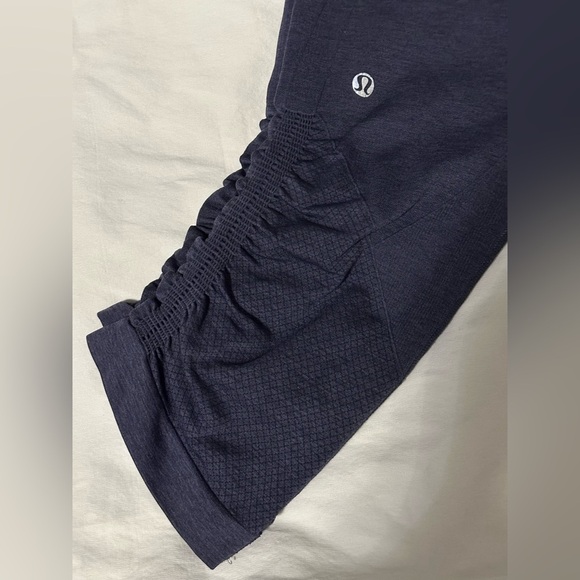 Lululemon: In The Flow Crop - Picture 5 of 5